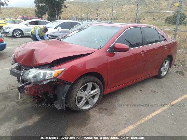 4T1BF1FK0CU602203 - 2012 TOYOTA CAMRY SE/LE/XLE RED photo 2