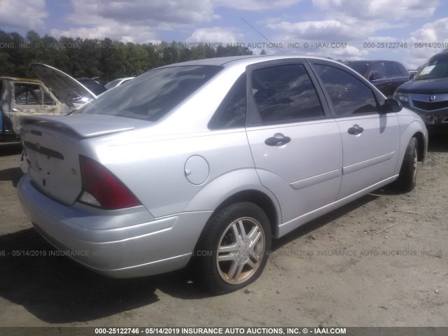 1FAFP34331W216702 - 2001 FORD FOCUS SE/SE SPORT SILVER photo 4