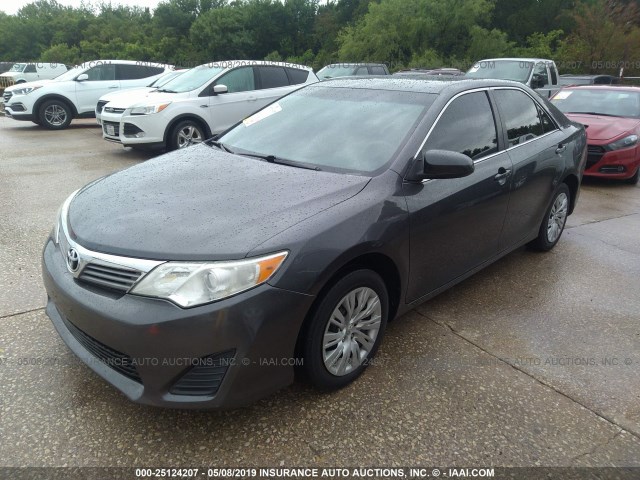 4T4BF1FK7CR197012 - 2012 TOYOTA CAMRY SE/LE/XLE GRAY photo 2