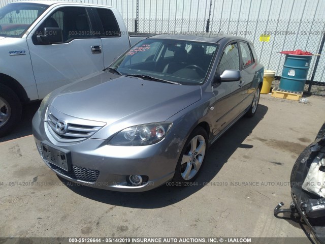 JM1BK344661465130 - 2006 MAZDA 3 HATCHBACK GRAY photo 2