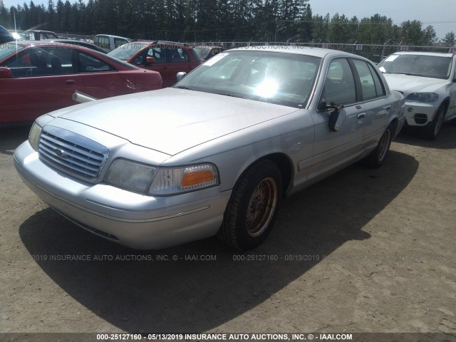 2FAFP74W9YX158028 - 2000 FORD CROWN VICTORIA LX SILVER photo 2