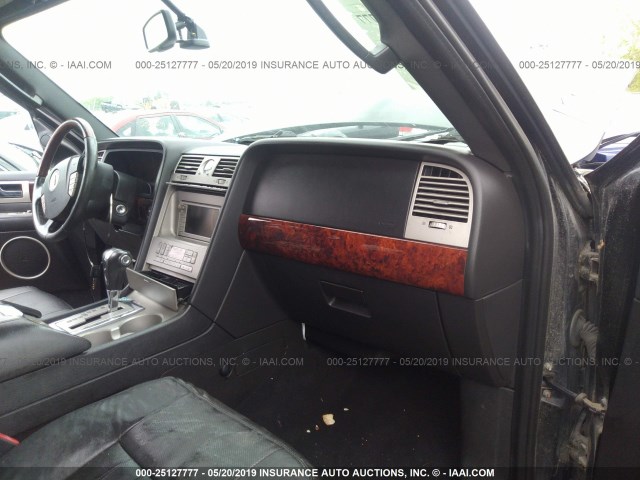 5LMFU28596LJ19692 - 2006 LINCOLN NAVIGATOR 黑色 照片 5