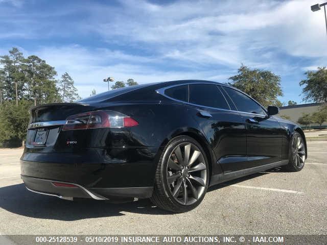 5YJSA1DP2DFP17039 - 2013 TESLA MODEL S BLACK photo 4