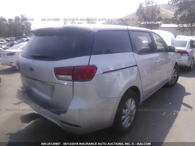 KNDMA5C16F6032635 - 2015 KIA SEDONA L SILVER photo 4