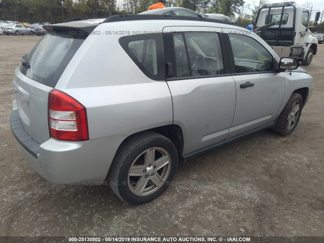 1J8FF47W97D392708 - 2007 JEEP COMPASS SILVER photo 4