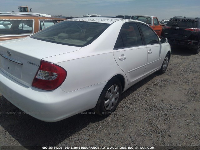 JTDBE32K720064002 - 2002 TOYOTA CAMRY LE/XLE/SE WHITE photo 4