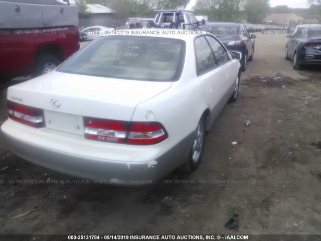 JT8BF28G2Y0241251 - 2000 LEXUS ES 300 WHITE photo 4