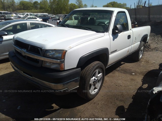 1GCHC24UX4E333320 - 2004 CHEVROLET SILVERADO C2500 HEAVY DUTY WHITE photo 2