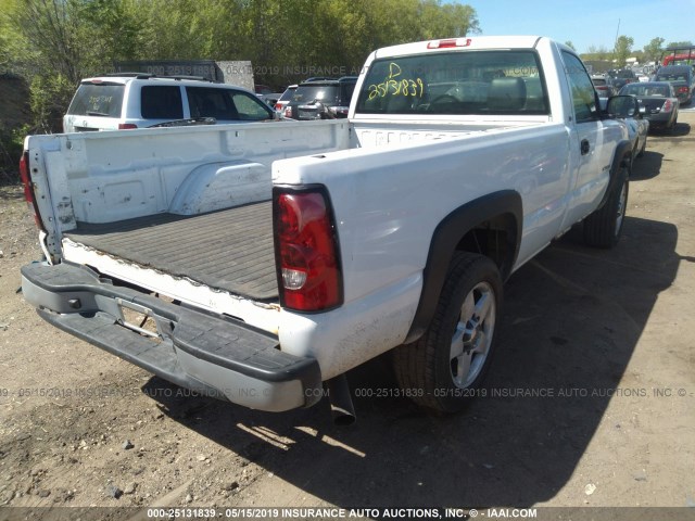 1GCHC24UX4E333320 - 2004 CHEVROLET SILVERADO C2500 HEAVY DUTY WHITE photo 4