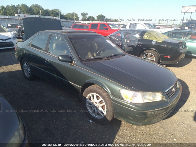 4T1BF28K61U959224 - 2001 TOYOTA CAMRY LE/XLE GREEN photo 1