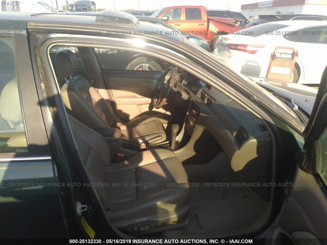 4T1BF28K61U959224 - 2001 TOYOTA CAMRY LE/XLE Grün Foto 5