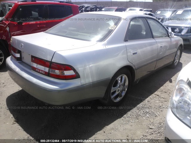 JT8BF28G515105205 - 2001 LEXUS ES 300 SILVER photo 4