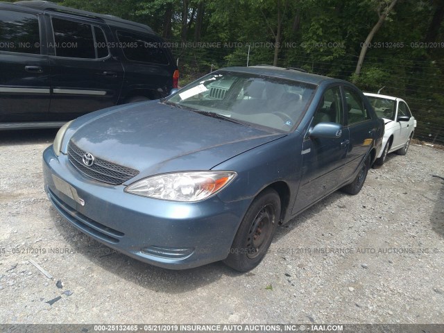 4T1BE32K03U686916 - 2003 TOYOTA CAMRY LE/XLE/SE BLUE photo 2