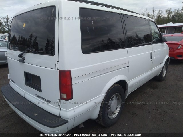 1GNDM19W1XB127705 - 1999 CHEVROLET ASTRO WHITE photo 4