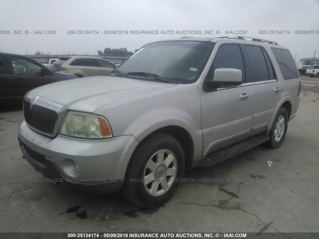 5LMFU27R94LJ35165 - 2004 LINCOLN NAVIGATOR Argent photo 2