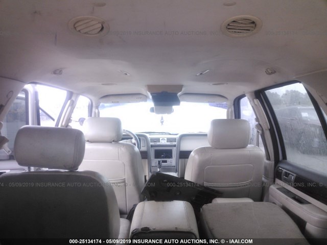 5LMFU27R94LJ35165 - 2004 LINCOLN NAVIGATOR Argent photo 8