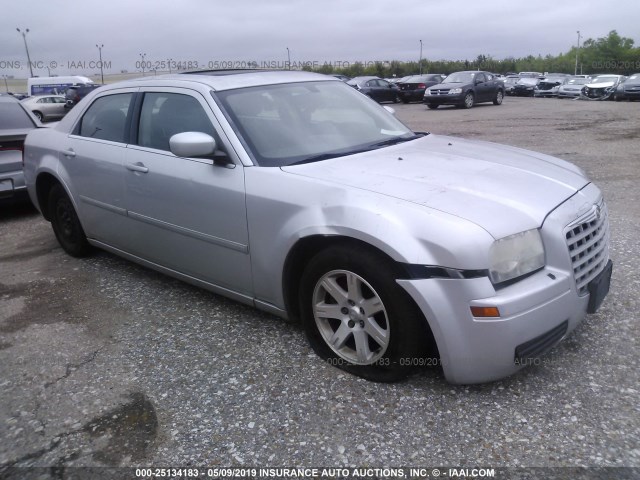 2C3LA43RX7H826909 - 2007 CHRYSLER 300 SILVER photo 1