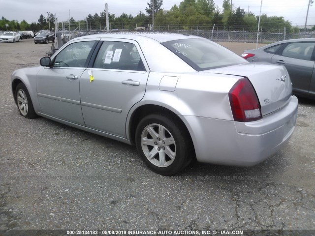 2C3LA43RX7H826909 - 2007 CHRYSLER 300 SILVER photo 3