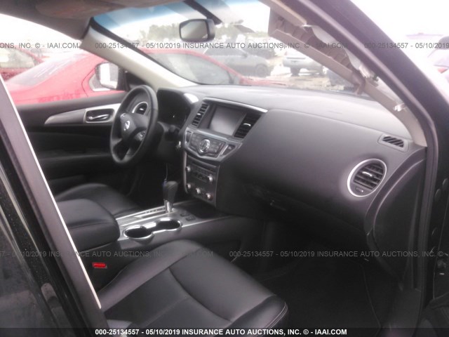 5N1DR2MN5JC638331 - 2018 NISSAN PATHFINDER S/SV/SL/PLATINUM BLACK photo 5