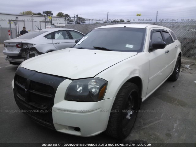 2D4FV48T05H532033 - 2005 DODGE MAGNUM SE WHITE photo 2