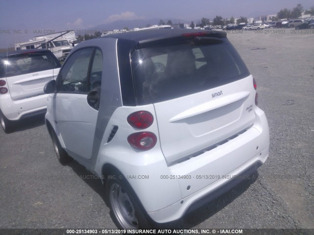 WMEEJ9AA4FK827867 - 2015 SMART FORTWO ELECTRIC WHITE photo 3