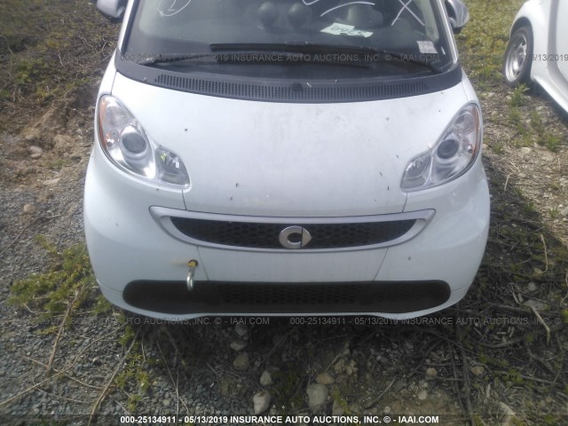 WMEEJ9AAXFK837769 - 2015 SMART FORTWO WHITE photo 6