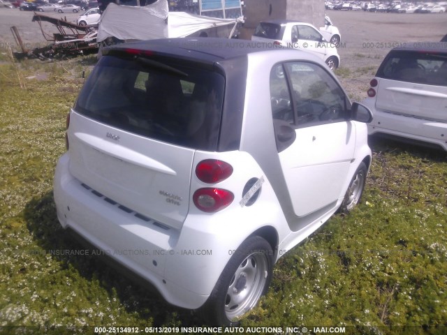 WMEEJ9AA9FK828500 - 2015 SMART FORTWO ELECTRIC WHITE photo 4