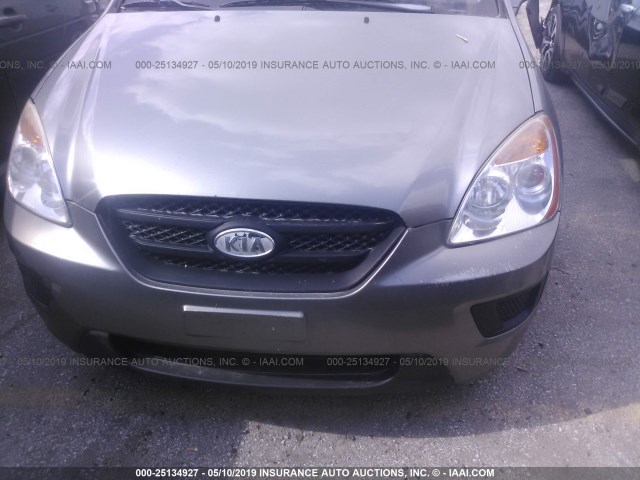 KNAHG8C88A7300342 - 2010 KIA RONDO LX GRAY photo 6