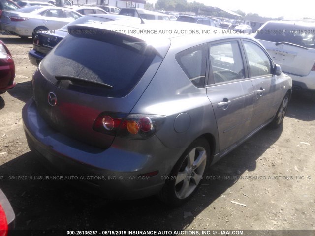 JM1BK144261517583 - 2006 MAZDA 3 HATCHBACK GRAY photo 4