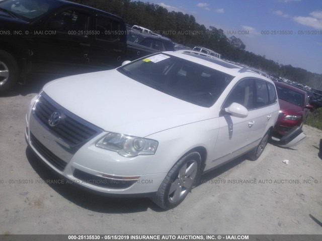 WVWXK73C69E107898 - 2009 VOLKSWAGEN PASSAT WAGON TURBO WHITE photo 2