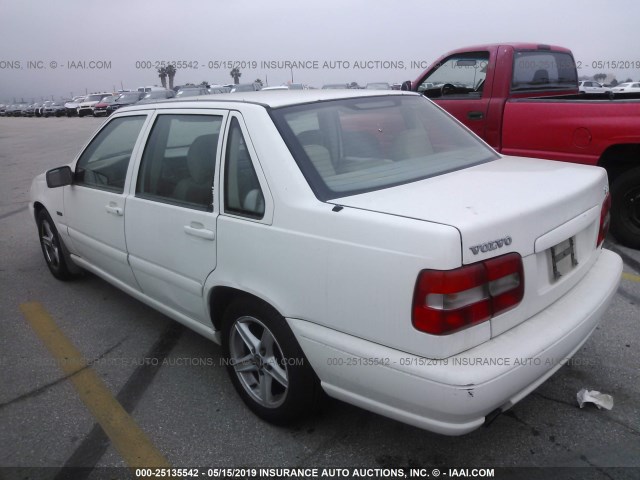 YV1LS5574W2545443 - 1998 VOLVO S70 WHITE photo 3