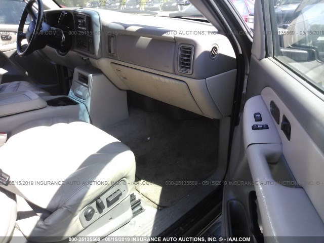 1GKEK13T11R173703 - 2001 GMC YUKON GRAY photo 5