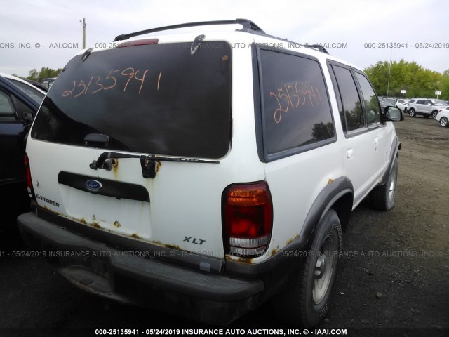 1FMZU83P11ZA53320 - 2001 FORD EXPLORER XLT WHITE photo 4