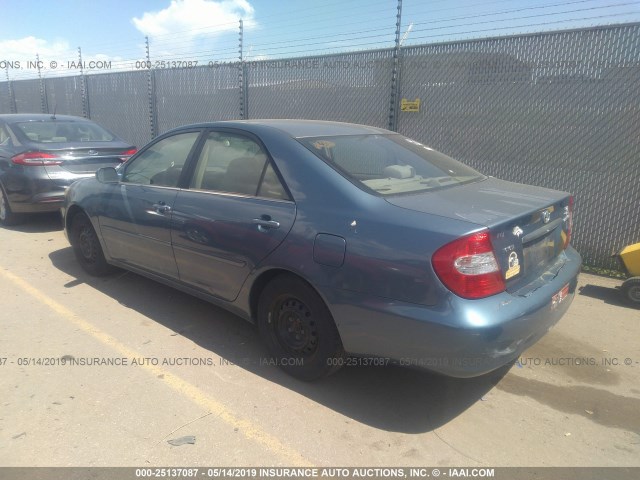 4T1BE32K33U675666 - 2003 TOYOTA CAMRY LE/XLE/SE BLUE photo 3