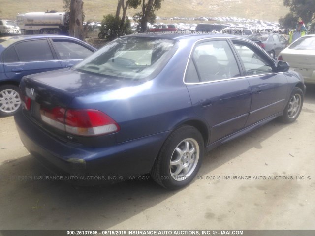 1HGCG668X2A057023 - 2002 HONDA ACCORD EX/SE BLUE photo 4