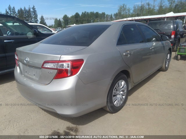 4T1BF1FK8EU443093 - 2014 TOYOTA CAMRY L/SE/LE/XLE 金色 照片 4