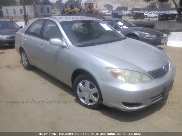 JTDBE32K540270700 - 2004 TOYOTA CAMRY LE/XLE SILVER photo 1