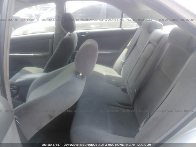 JTDBE32K540270700 - 2004 TOYOTA CAMRY LE/XLE SILVER photo 8