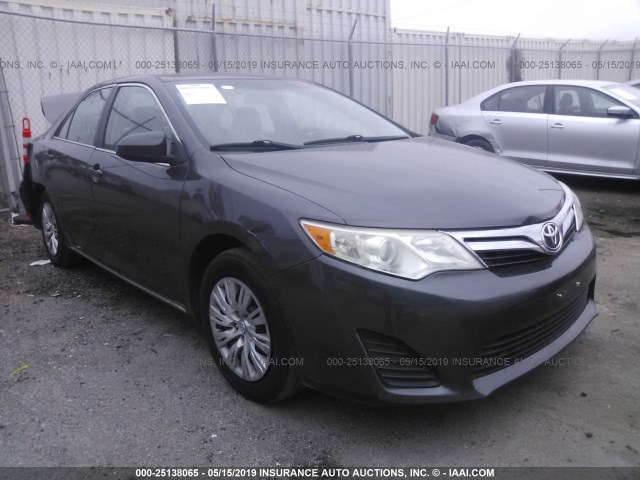 4T4BF1FK5CR177695 - 2012 TOYOTA CAMRY SE/LE/XLE GRAY photo 1