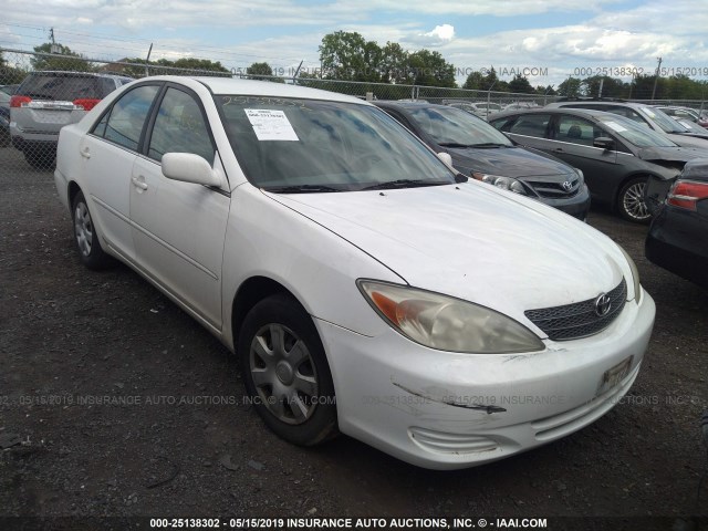 4T1BE32K52U505372 - 2002 TOYOTA CAMRY LE/XLE/SE WHITE photo 1