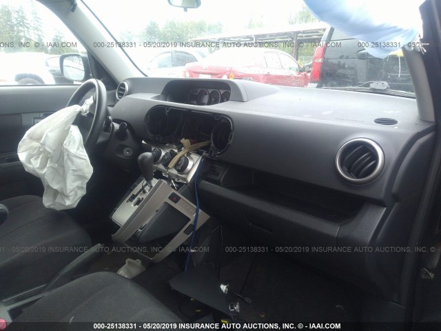 JTLKE50E181032744 - 2008 TOYOTA SCION XB 黑色 照片 5