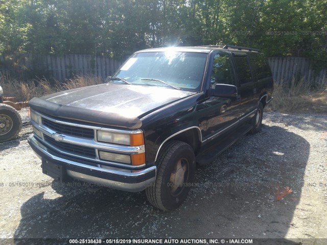 3GNFK16R8VG135348 - 1997 CHEVROLET SUBURBAN K1500 BLACK photo 2