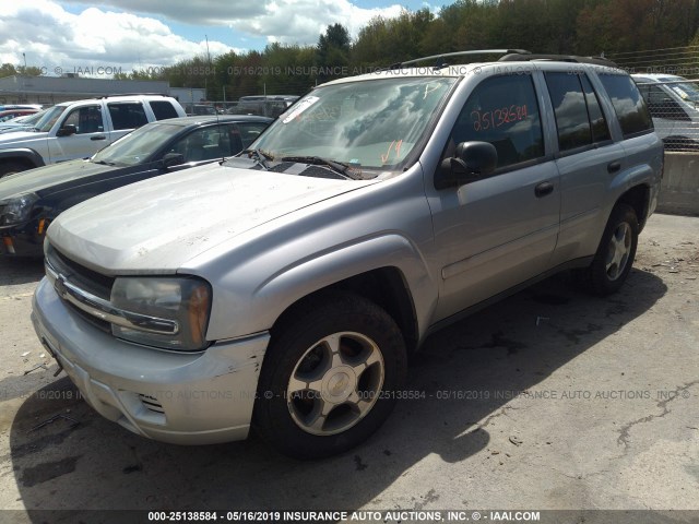 1GNDT13S672138949 - 2007 CHEVROLET TRAILBLAZER LS/LT SILVER photo 2