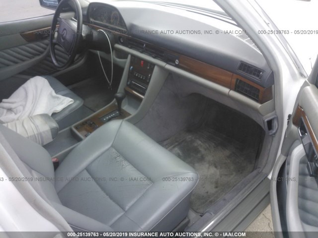 WDBCA25D9KA469522 - 1989 MERCEDES-BENZ 300 SEL WHITE photo 5