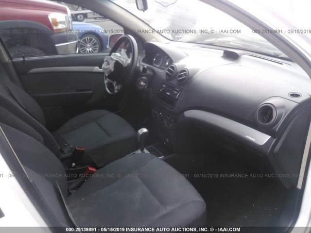 KL1TD5DE9BB165757 - 2011 CHEVROLET AVEO LS/LT WHITE photo 5