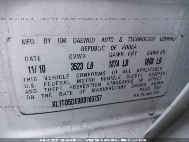 KL1TD5DE9BB165757 - 2011 CHEVROLET AVEO LS/LT WHITE photo 9