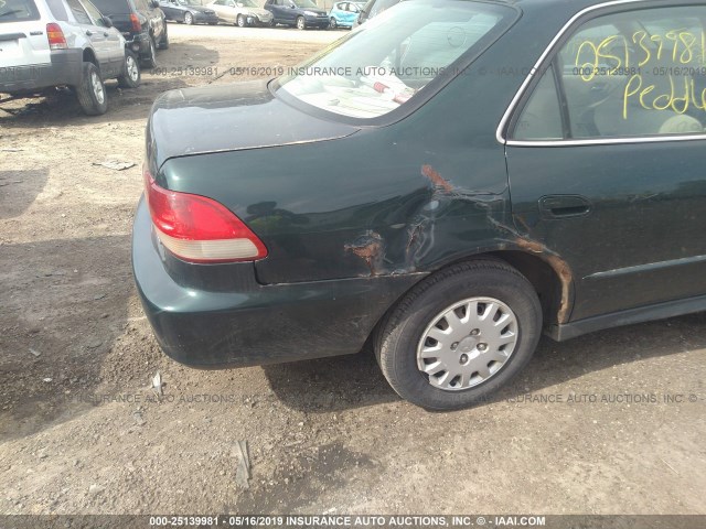 1HGCF86691A123055 - 2001 HONDA ACCORD VALUE GREEN photo 6