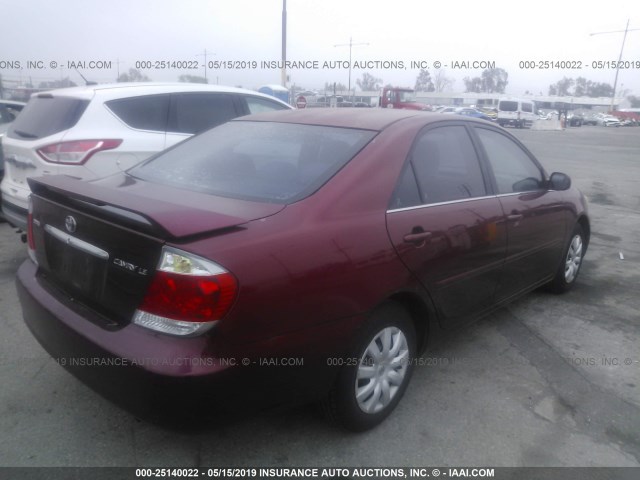 4T1BE32K75U385255 - 2005 TOYOTA CAMRY LE/XLE/SE RED photo 4