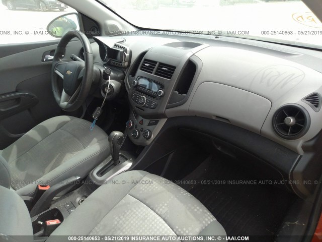 1G1JA5SH4C4145744 - 2012 CHEVROLET SONIC LS 橙色 照片 5