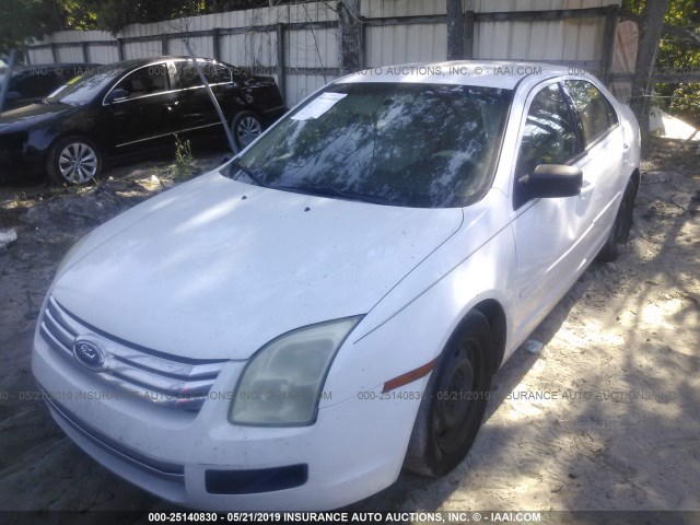 3FAFP06Z46R156181 - 2006 FORD FUSION S WHITE photo 2